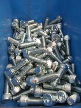 Bkny  csavar   M 10x 30mm 8.8 horg. DIN 912