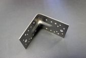 Faösszekötő  sarokvas merevített 105x105x65x2,5mm